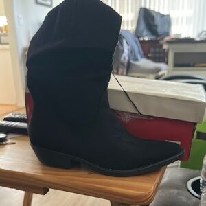 Black Women's Cowboy Boots, never worn.
